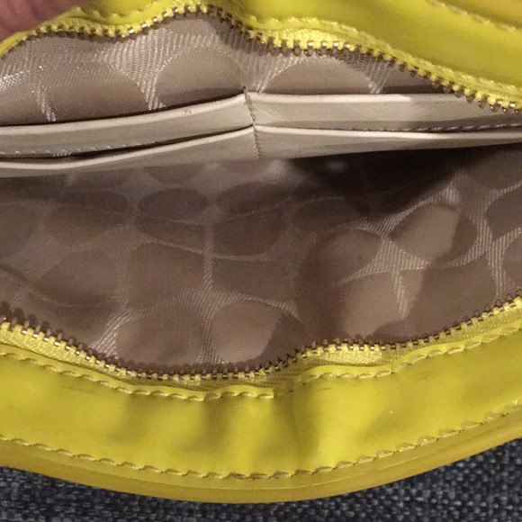 kate spade wristlet - Picture 4 of 5